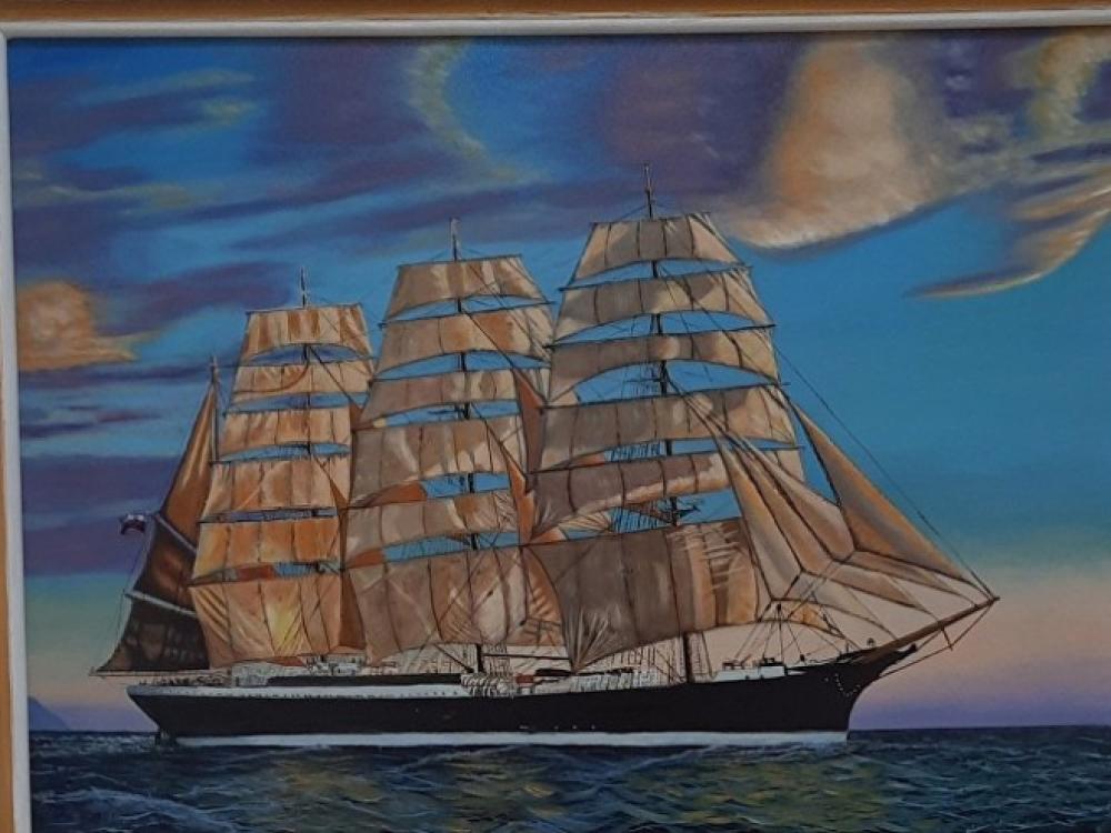 Мощь Черноморского флота продемонстрировали на выставке картин в Симферополе