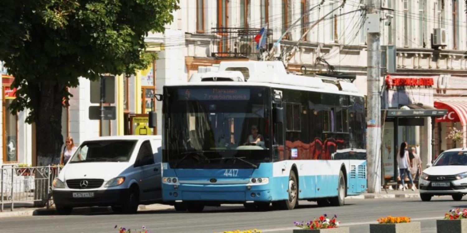 По словам Аксенова, в Крыму не осталось ветхих автобусов