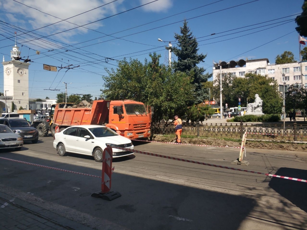 Дорога к центру Симферополя перекрыта из-за ремонта