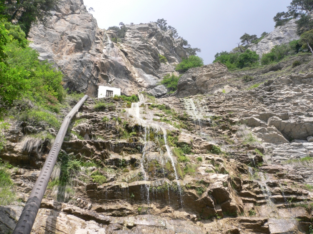 В Крыму временно закрыта тропа к водопаду Учан-Су из-за обвала