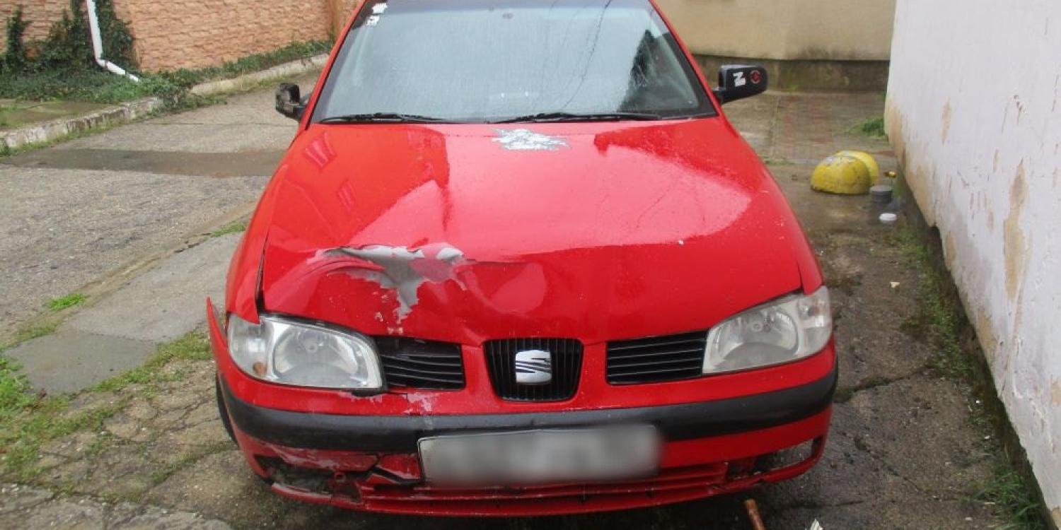 Сакские автоинспекторы задержали пьяного шофёра за наезд на кафе